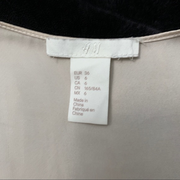 H&M Cream Gold blouse - Picture 2 of 4